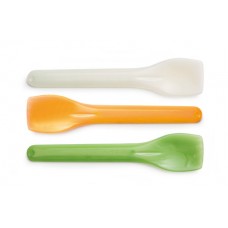 Biodegradable green and beige spoons